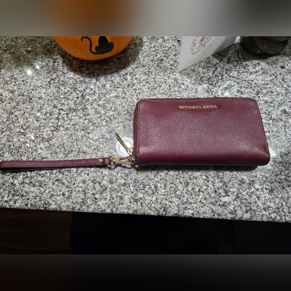Michael Kors Wristlet Wallet - Picture 2 of 4